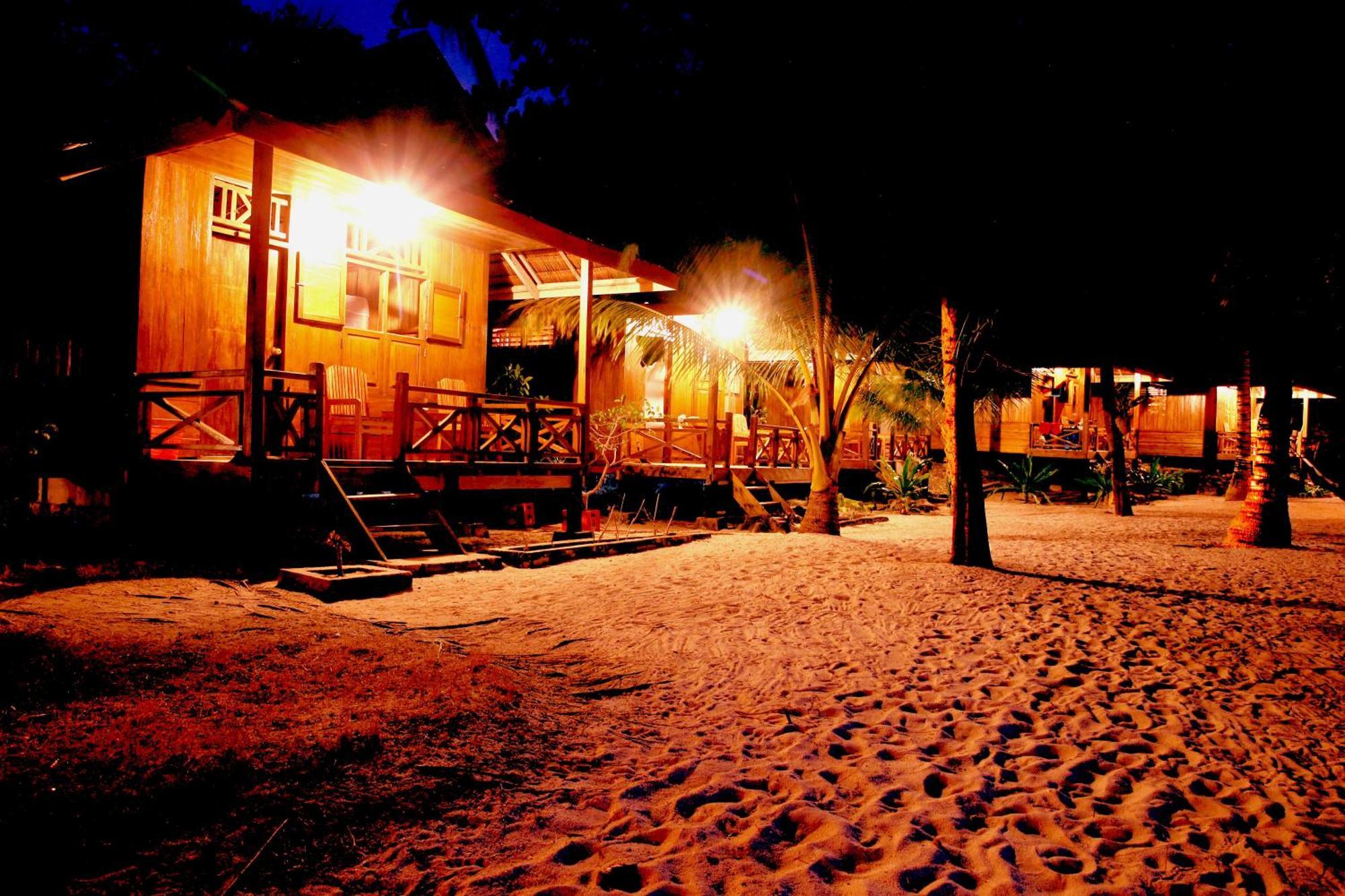 Bolilanga Island Resort - Togean Island Angkayo Kültér fotó